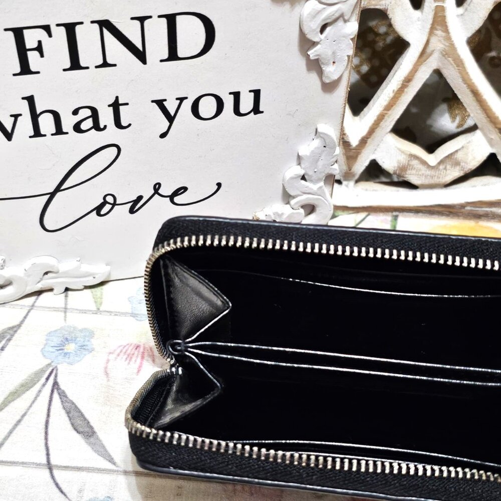 Michael Kors Black Leather Zippered Wallet Card Case. - Picture 6 of 13